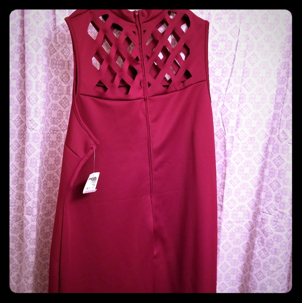 Dress maroon